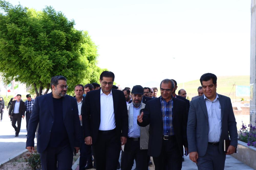 آغاز به کار سرپرست جدید دانشگاه مراغه با ادای احترام به شهید گمنام دانشگاه